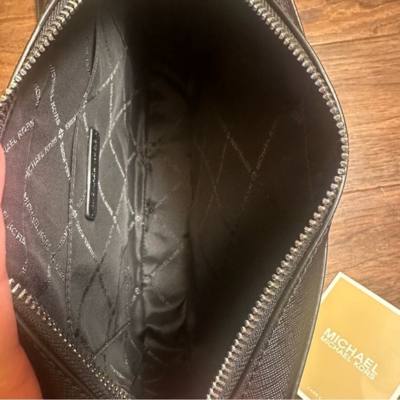 Michael Kors Jet Set Travel Large East/West Crossbody Black Purse NWT - Picture 6 of 13